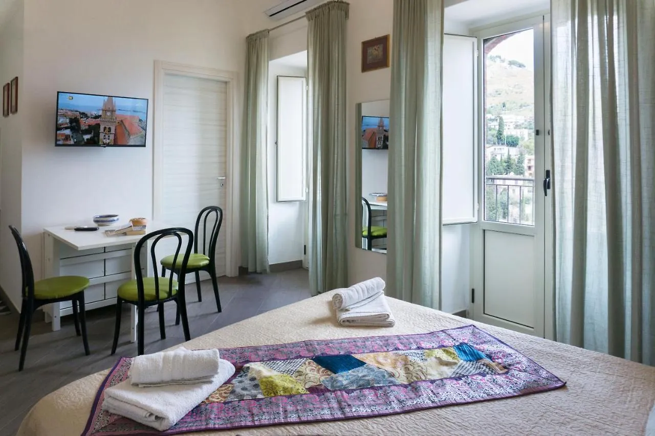 Nonna Peppina Central Apartments Taormina Italy