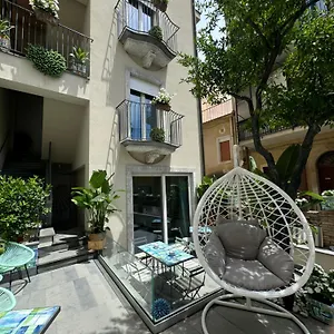לינה וארוחת בוקר D'orville Luxury, טאורמינה
